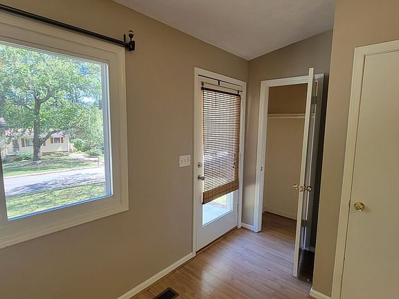 3rd image of 41 Barclay Dr