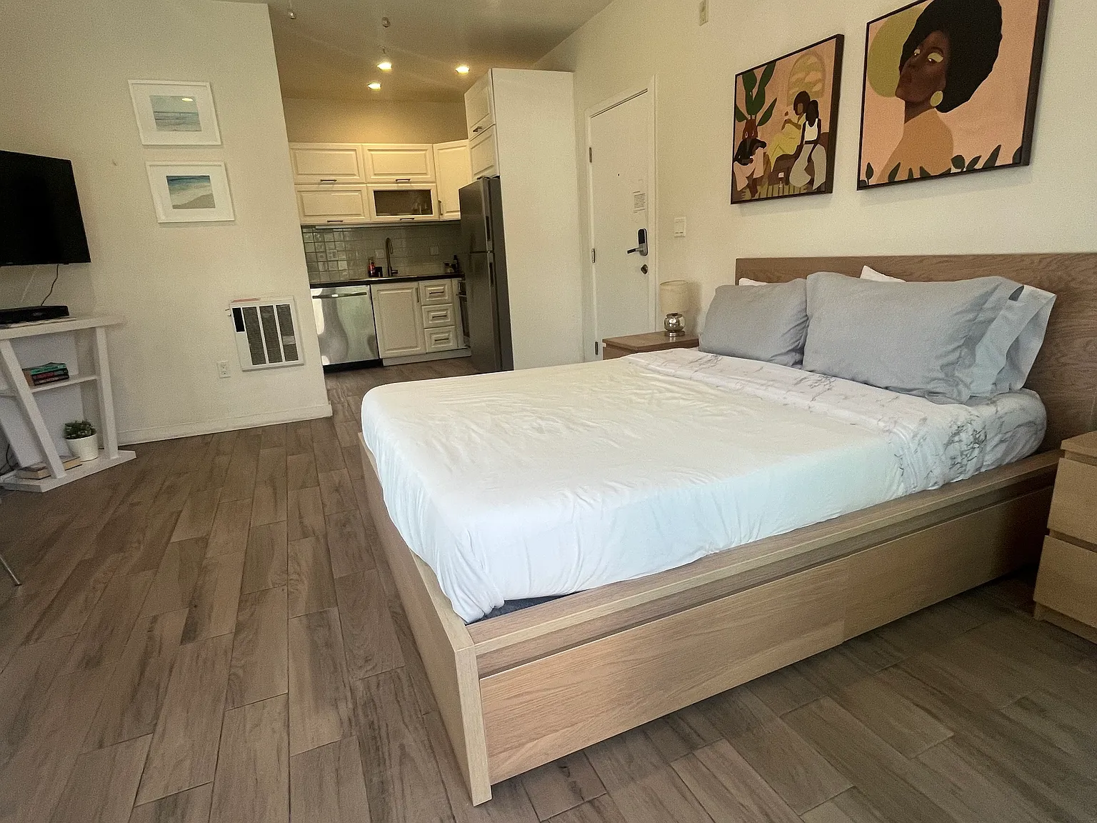 Studio, 600 sqft, $3,900 — Photo 3