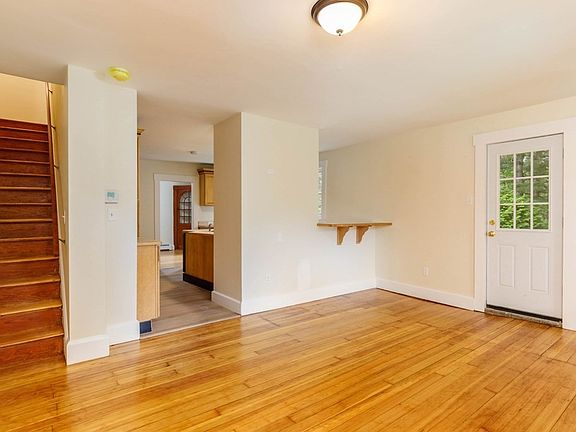 3rd image of 367 Princeton Rd #365