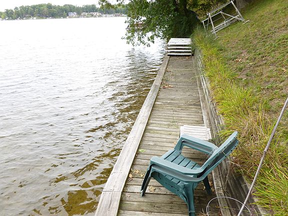 5th image of 3461 W Shore Dr