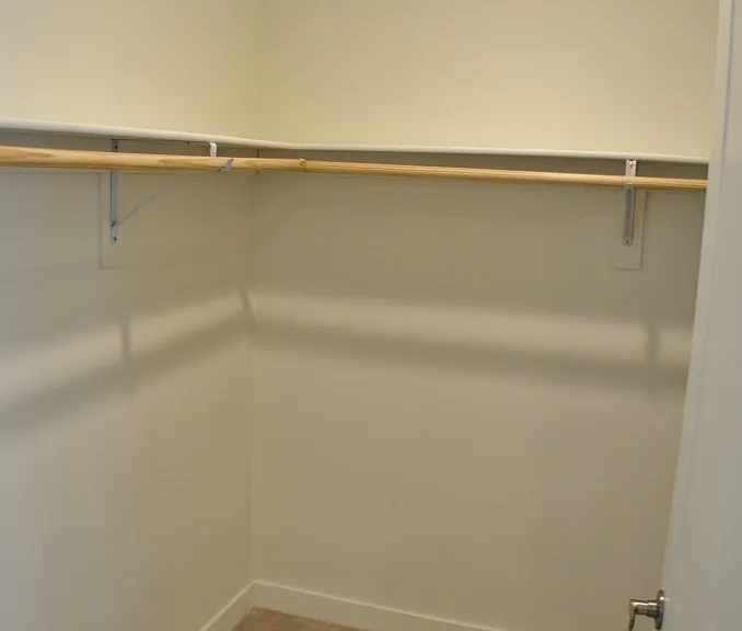 17910 Jersey Ave #E — Photo 16
