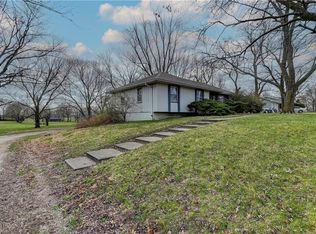 405 S La Frenz Rd, Liberty, MO 64068