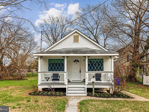 2nd image of 504 9th St