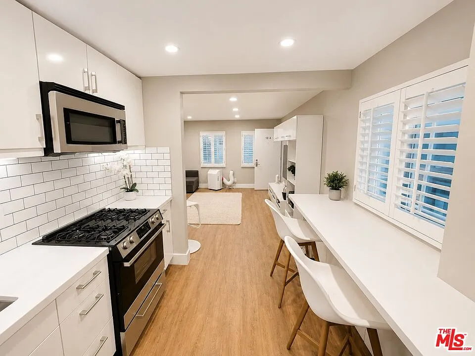 1 bed, 1.0 bath, 1000 sqft, $3,900 — Photo 3