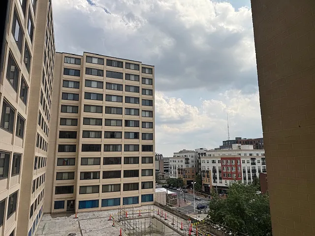Silver Spring Towers — Photo 32
