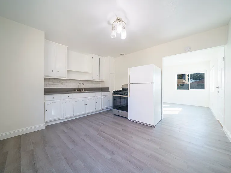 1612 W 226th St #B — Photo 7