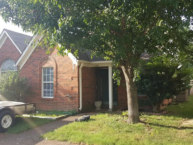 8310 Creek Front Dr — Photo 1