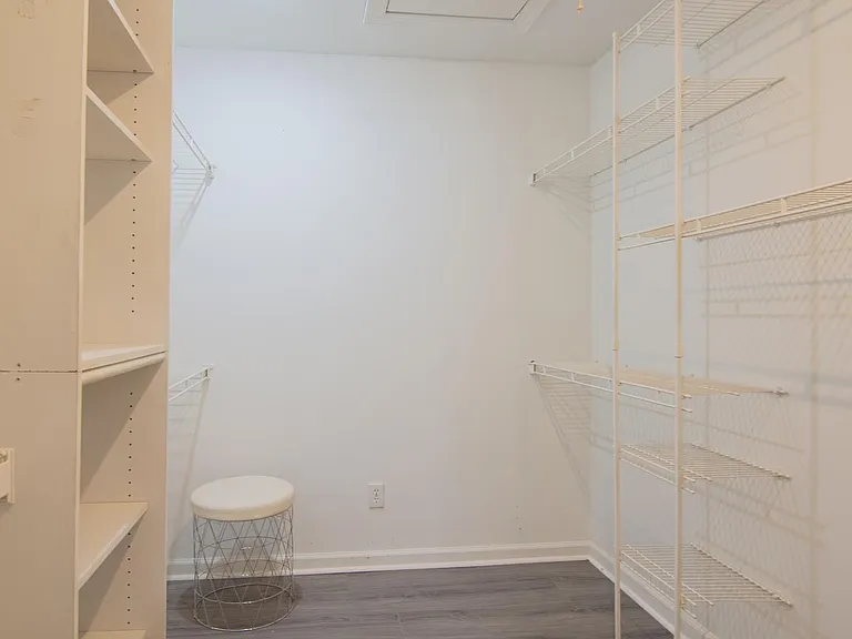 7908 Horse Chestnut Ln #7908 — Photo 15