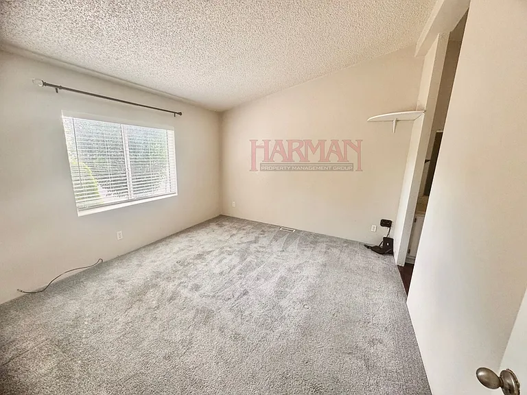 863 S Artesian Rd — Photo 8