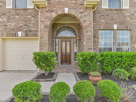 4th image of 8623 Briar Oaks Ln