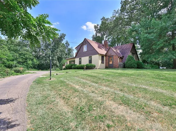 5868 Greenlawn Rd, Hamilton, OH 45011