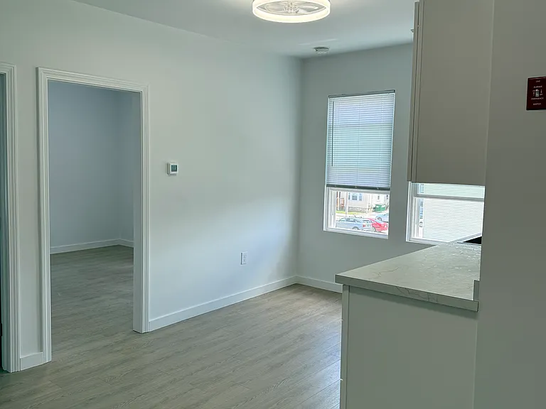 114 Sweet Ave #3R — Photo 2