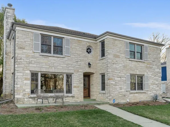 5011 North Palisades ROAD, Whitefish Bay, WI 53217