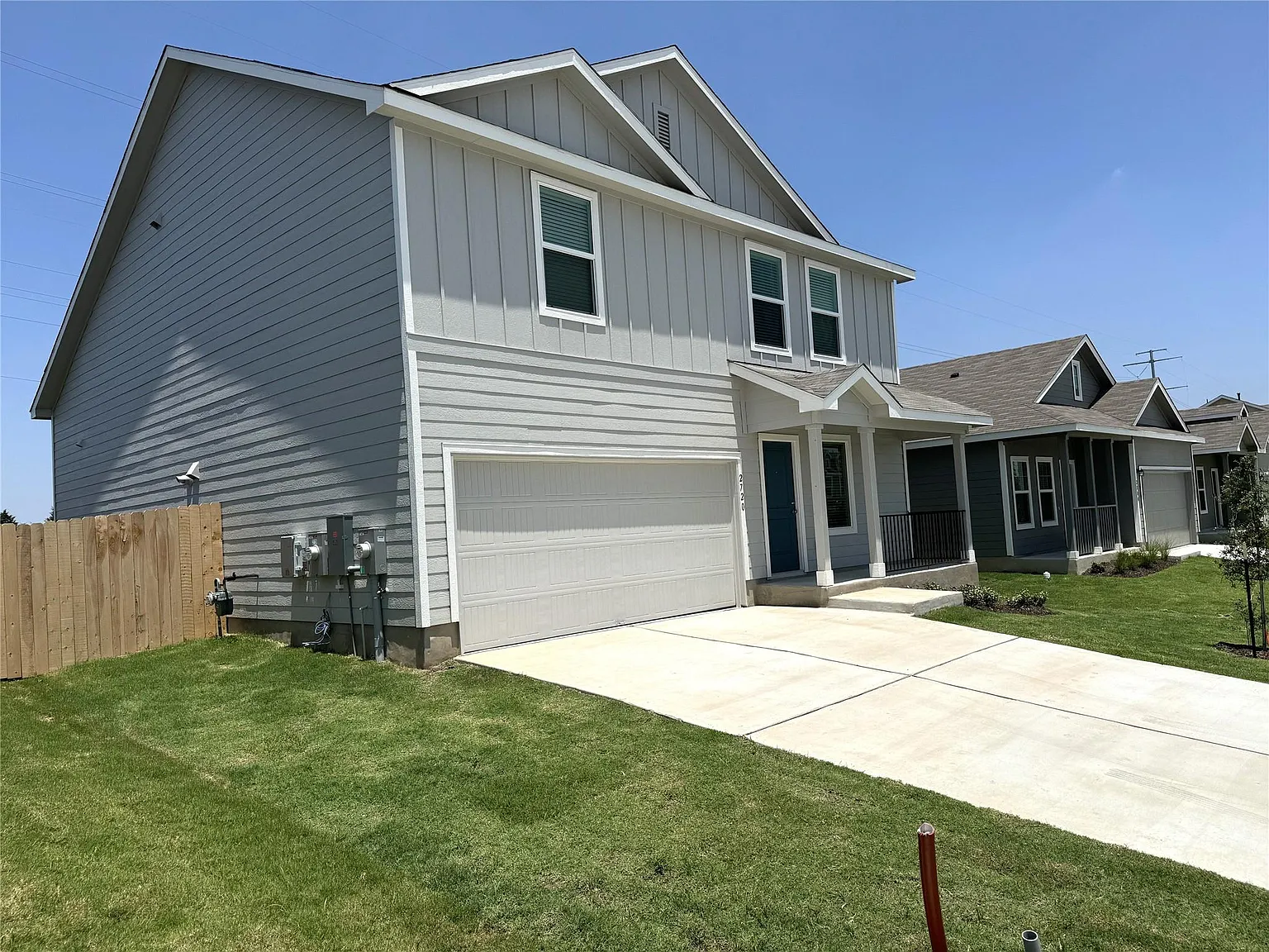 4 bed, 2.5 bath, 1874 sqft, $2,150 — Photo 2