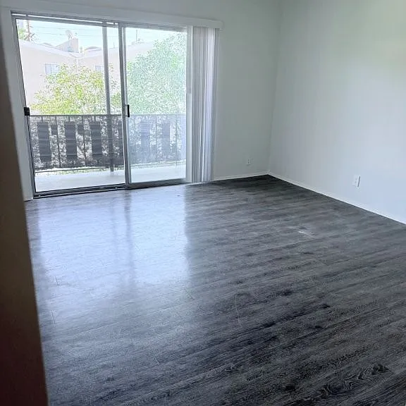 Bayview Apartments — Photo 6