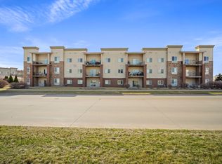 6350 Coachlight Dr #2205, West Des Moines, IA 50265