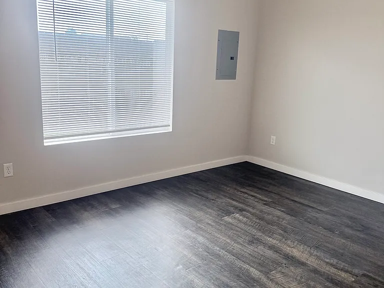 1426 N Azena St — Photo 4