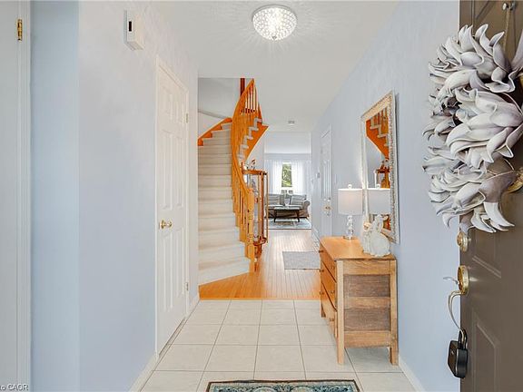 4th image of 64 Foxborough Dr