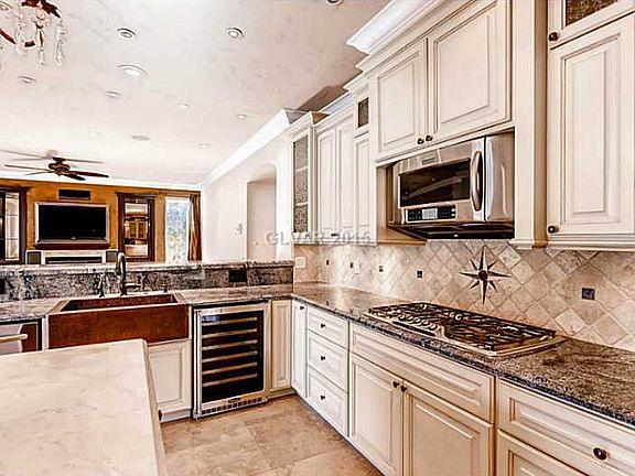 3rd image of 36 Moraine Dr