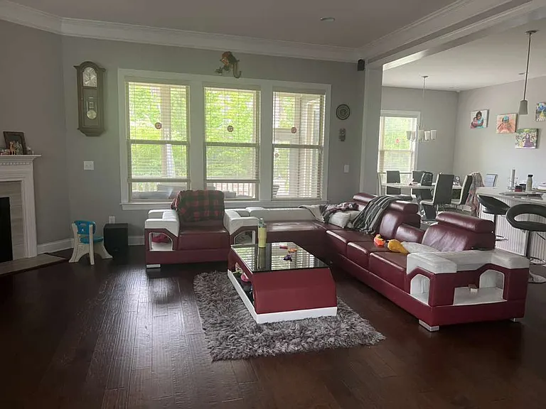 960 Uprock Dr — Photo 12