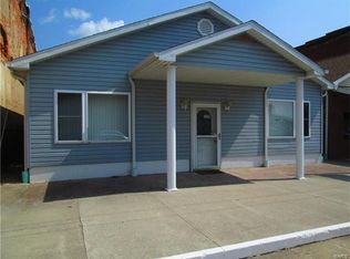 119 W State St, Nokomis, IL 62075