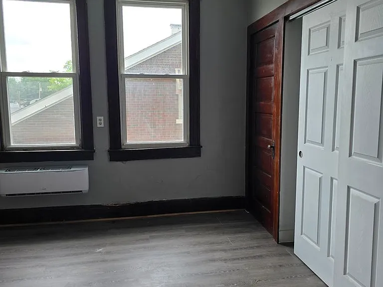 117 S 4th St #5 — Photo 3