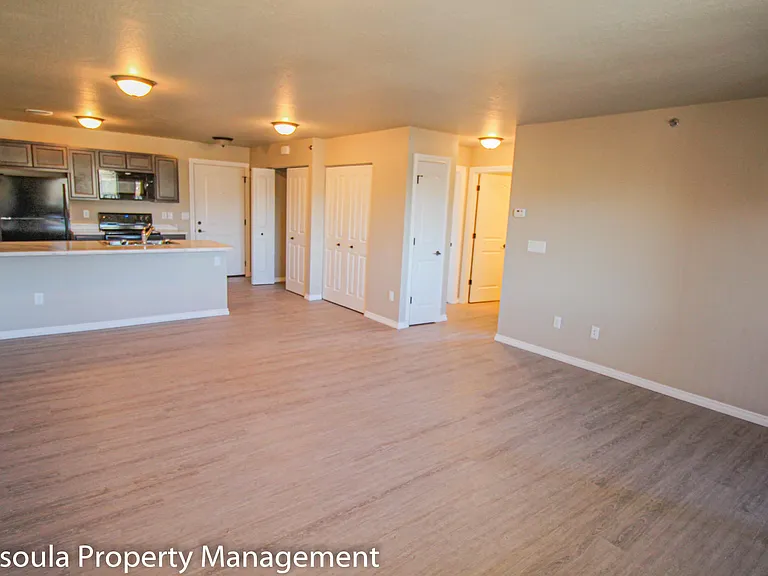 Porter Apts — Photo 19