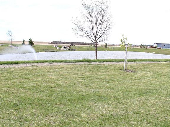 3rd image of 4009 Applewood Rd