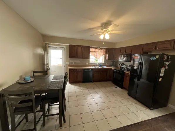 11551 Riverview Ct APT 17, Parma Heights, OH 44130