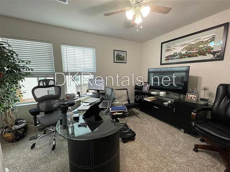 1375 Vayda Ct — Photo 8