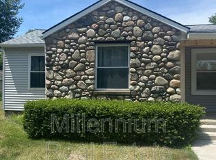 8899 Bridge Lake Rd APT 2, Clarkston, MI 48348