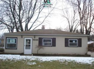 5545 Harrell Rd, Waterford, MI 48329