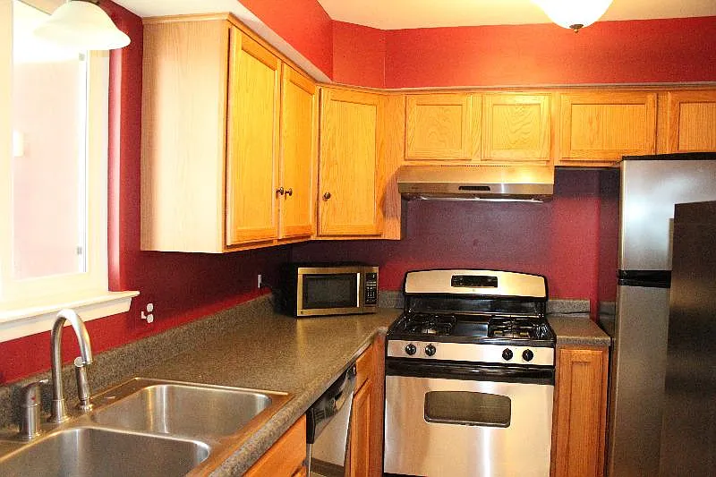 2 bed, 800 sqft, $1,350 — Photo 4