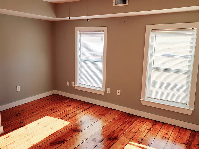 83 E Main St — Photo 10
