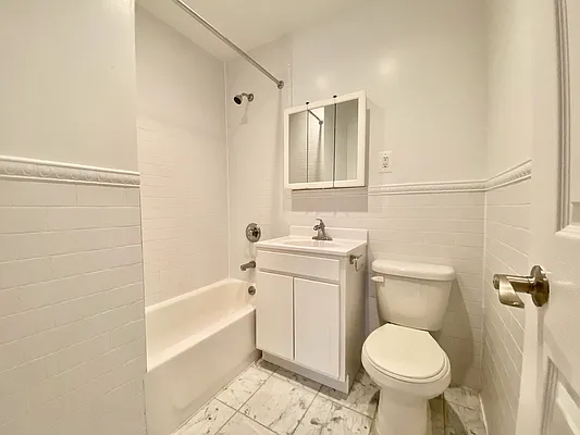 Rented by Living New York | media 23