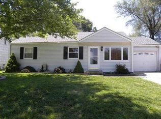 5535 SW Huntoon St, Topeka, KS 66604