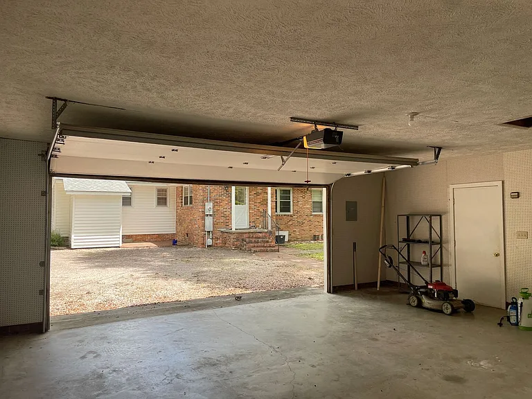106 Silver Bluff Rd — Photo 37
