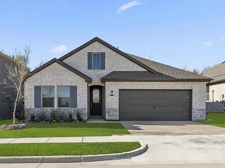 2127 Meadowlark Ln — Photo 2