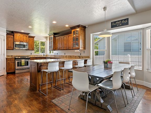 2nd image of 7649 S Barton Hollow Dr