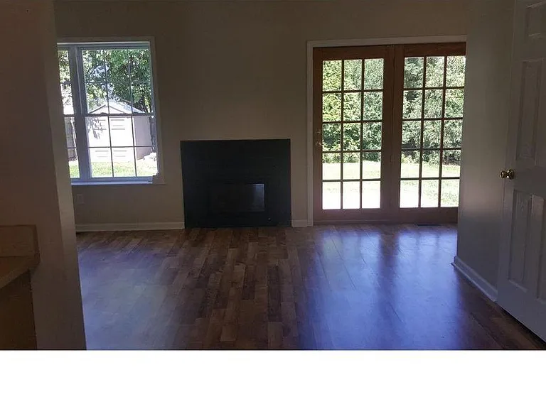 2138 Barley Dr — Photo 3