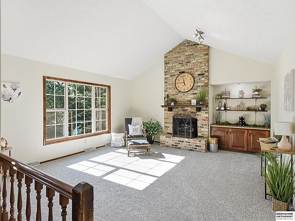 3rd image of 1606 Farrell Dr