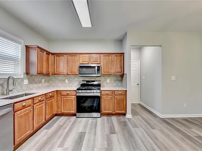 2208 Staunton Dr — Photo 21