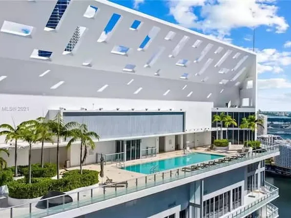 1300 Brickell Bay Dr, Miami, FL