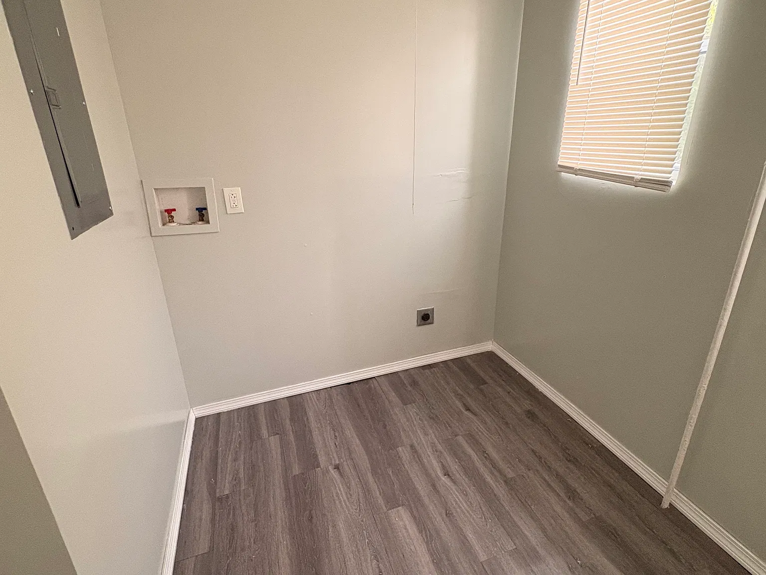 3 bed, 1.5 bath, 2000 sqft, $1,650 — Photo 2