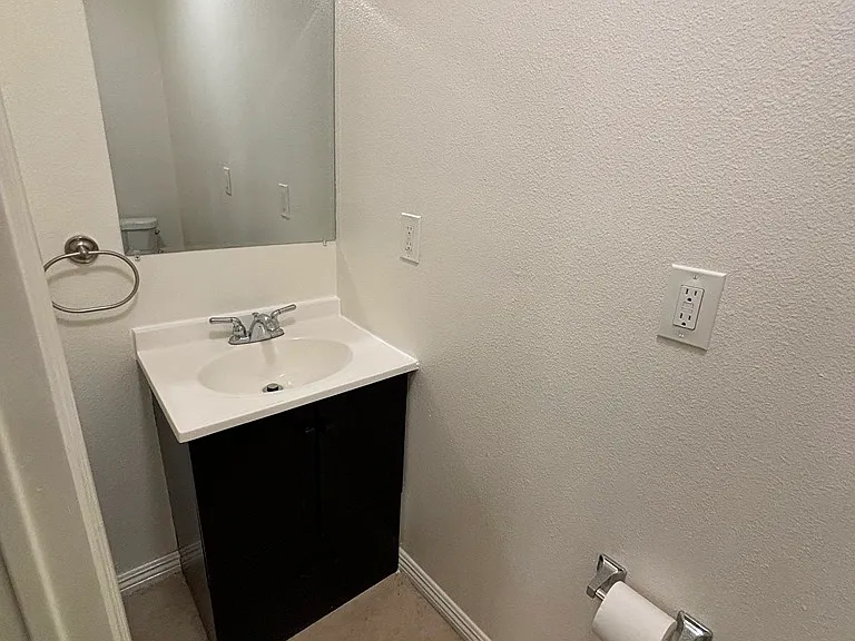533 W 93rd St #1/2 — Photo 11
