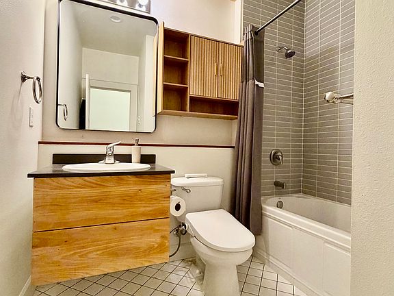 4th image of 10571 NE Byron Dr