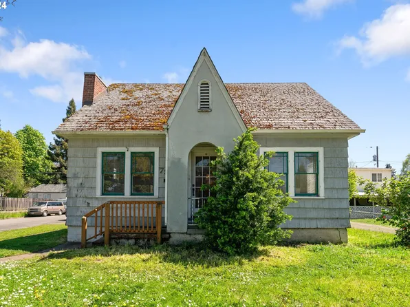 790 17th St NE, Salem, OR 97301