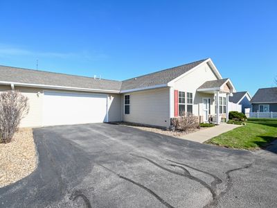 1325 Tower Ln NE, Cedar Rapids, IA, 52402