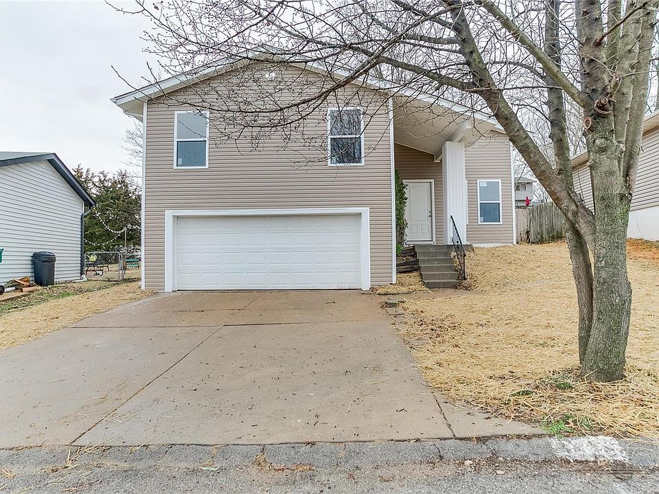 1st image of 1828 Fairfax Dr
