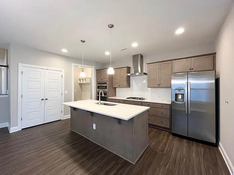 1002 Greatland Rd — Photo 4